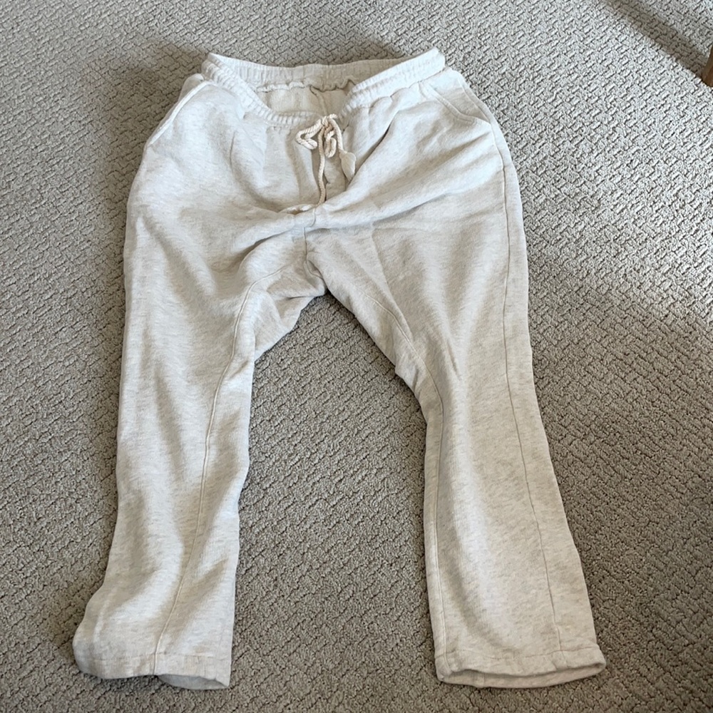 cropped lounge pants with pockets